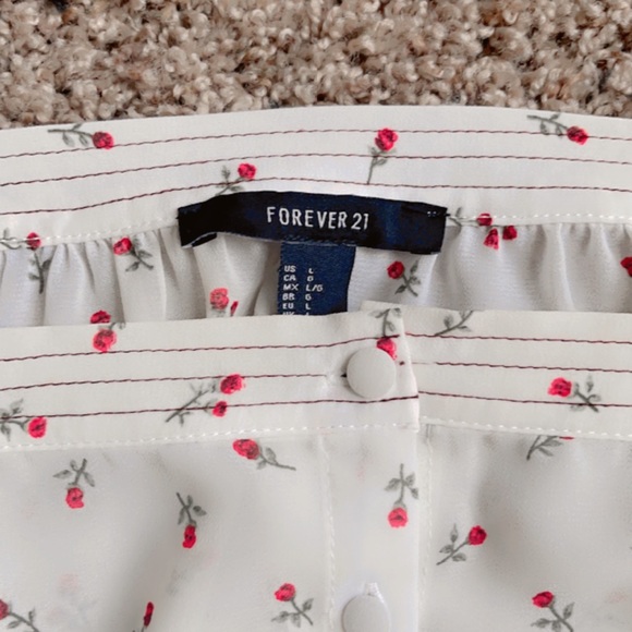 Forever 21, size L white crop top w/ long sleeve - Picture 3 of 3